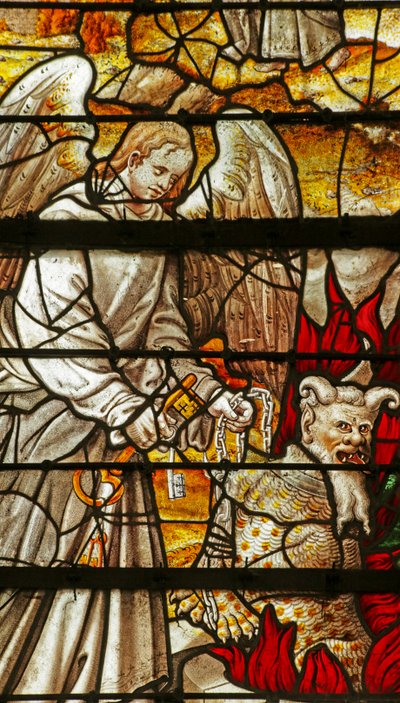 Ventana que representa una escena del Libro de la Revelación: Ángel con la llave del abismo, Satanás de French School