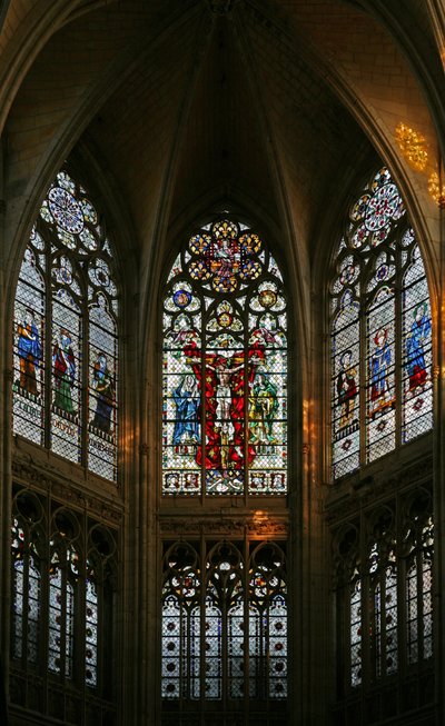 Ventana que representa una vista del extremo este del coro de French School