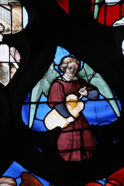 Ventana que representa a un Ángel Musical de French School