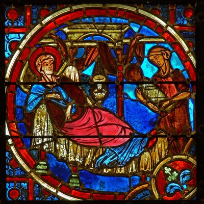 Ventana que representa la Natividad de French School
