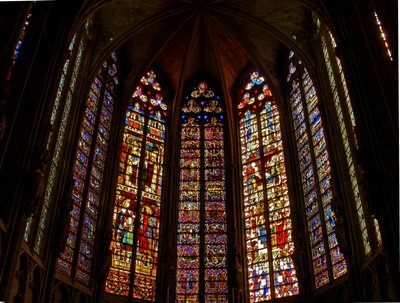 Ventana que representa los lancetas del extremo este de French School