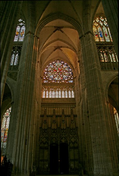 Ventana que representa el transepto sur de French School