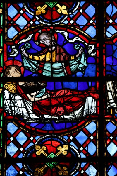 Ventana w04 que representa la Caridad de San Martín: divide su capa y esta es devuelta por Cristo de French School
