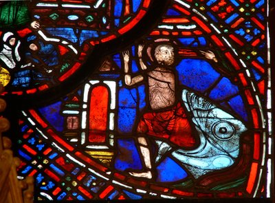 Ventana que representa a Jonás emergiendo de la ballena de French School