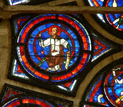 Ventana que representa a San Pablo de French School