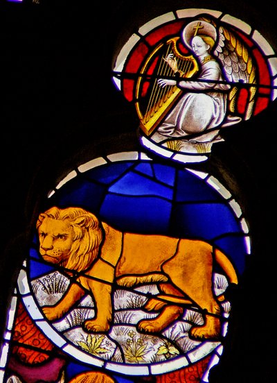 Ventana w114 con el signo zodiacal de Leo de French School
