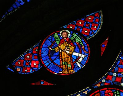 Ventana w115 que representa un ángel de French School