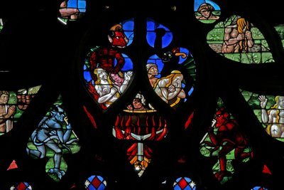 Ventana w120 que representa escenas del Juicio Final de French School