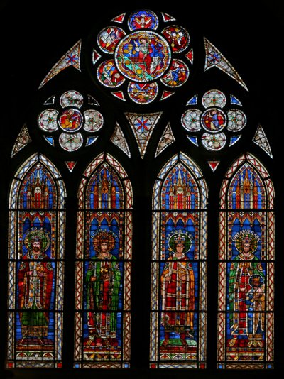 Ventana w13 que representa a los emperadores del Sacro Imperio Romano: Otto I, II, III, Conrad y un hijo de French School