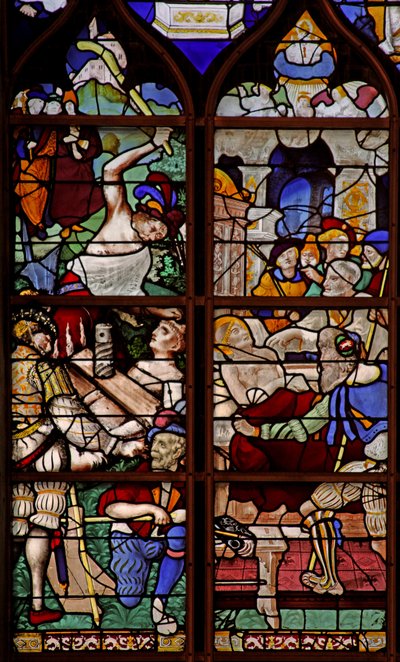 Ventana w13 que representa a San Vicente aplastado bajo una prensa; muere de French School