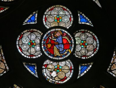 Ventana w13 que representa un ángel de French School