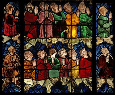 Ventana w16 que representa una escena del Juicio Final: los Elegidos de French School