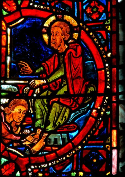 Ventana w17 que representa una escena de la vida de Santa María Magdalena - la santa lavando los pies de Cristo de French School