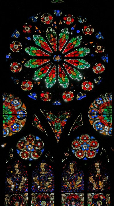 Ventana w18 que representa una rosa con diseño naturalista de French School
