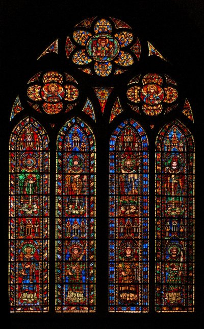 Ventana w201 que representa a Santos Papas y Diáconos de French School