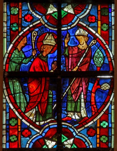 Ventana w209 que representa a San Nicolás convirtiéndose en obispo de Myra de French School
