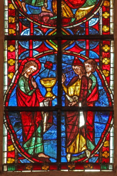 Ventana w210 que representa a Santiago con el mago Hermógenes y Fileto de French School