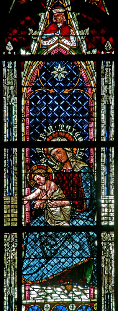 Ventana w214 que representa a la Virgen y el Niño de French School