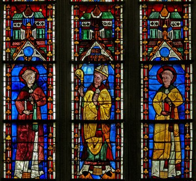 Ventana w21 que representa a San Silvestre con el donante Jean de Bernieres; San Protais de French School