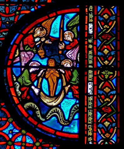 Ventana w23 que representa la Parábola del Rico y Lázaro: el alma de Lázaro en el cielo de French School