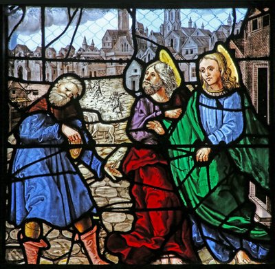 Ventana w24 que representa a dos apóstoles dando dinero a un hombre (¿La limosna de Santo Tomás?) de French School
