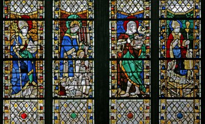 Ventana w47 que representa a San Eloi, San Lorenzo, San Juan Bautista y San Nicolás de French School