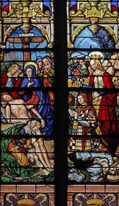 Ventana w4 que representa el Descendimiento de la Cruz con el donante François de Montmorency y Santa Françoise de French School
