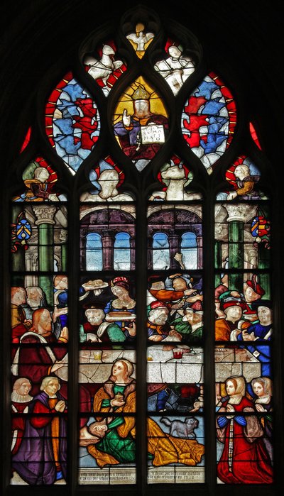 Ventana w5 que representa los eventos en la casa de Simón: María Magdalena lava los pies de Cristo de French School
