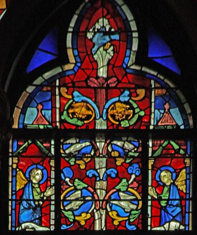 Ventana w6R Palomas del Espíritu Santo sobre el Árbol de Jesé de French School