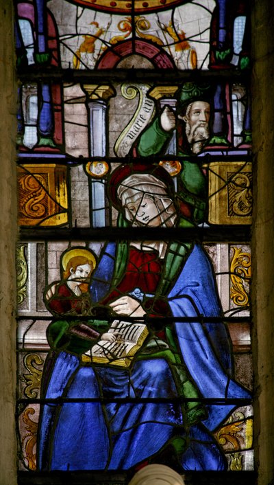 Ventana w6 que representa a Santa Ana enseñando a leer a la Virgen de French School