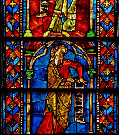 Ventana que representa al profeta Isaías en el Árbol de Jesé de French School