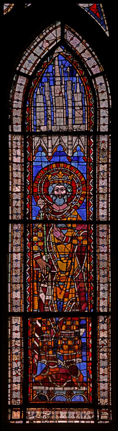 Ventana w9 que representa a Carlomagno de French School