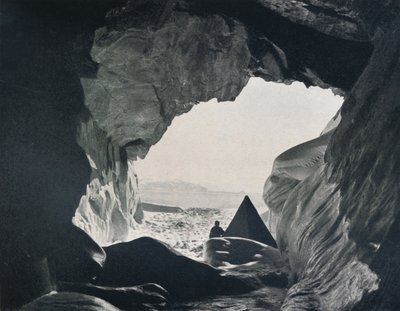 Campamento en la Cueva Bajo Penelope Point, 1912 de G. Murray Levick