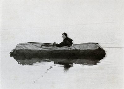 Campbell Flotando en un Kayak, 1911, 1913 de G. Murray Levick