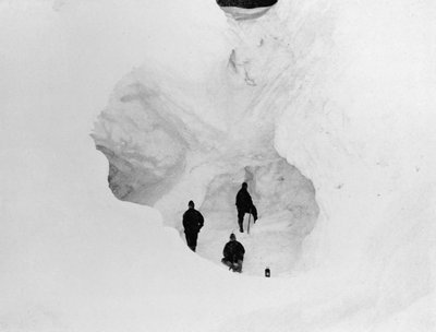 Cueva de Hielo, c1911, 1913 de G. Murray Levick