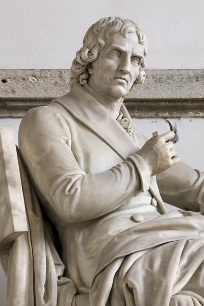 Estatua de Giuseppe Parini de Gaetano Matteo Monti