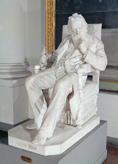 Estatua sentada de Victor Hugo (1802-85) de Gaetano Trentanove