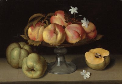 Duraznos en un cuenco de vidrio, manzanas y flores de jazmín de Galizia Fede