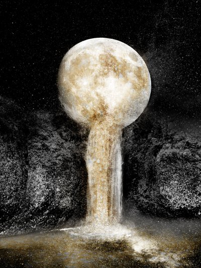 Cascada de la Luna Dorada de Gemma Bardot
