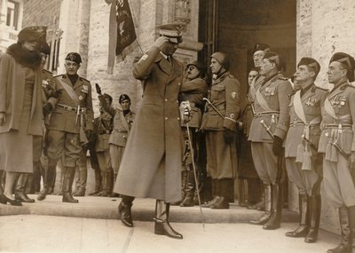 Álbum MVSN- Camisas Negras: Los Príncipes de Piamonte visitan la Casa Madre de los Mutilados en Roma, 021938 de Genovesi Genovesi