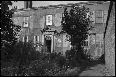 Hotel Clarence, Lead Yard, Darlington, 1942 de George Bernard Wood