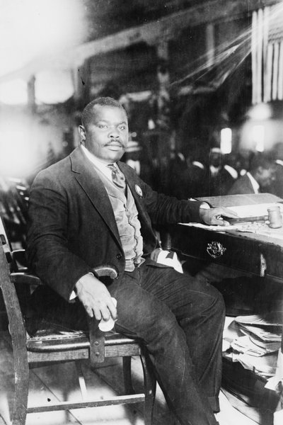 Marcus Garvey (1887-1940), panafricanista y héroe nacional jamaicano de George Grantham   Bain News Service Bain