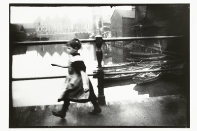 Muchacha en el puente de Prinseneiland en Ámsterdam de George Hendrik Breitner