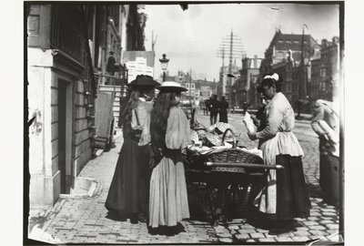 Venta callejera de una carretilla en el Rokin en Amsterdam de George Hendrik Breitner
