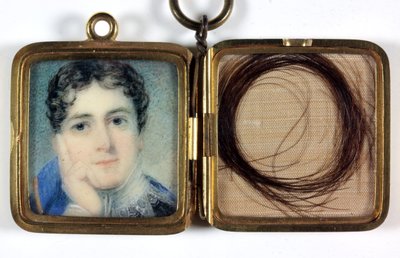 Lord Charles Bentinck (1780-1826), relicario de oro con mechón de cabello en el compartimento opuesto de George Lethbridge Saunders