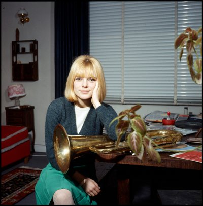 France Gall en casa, París de Bartolome Esteban and studio Murillo