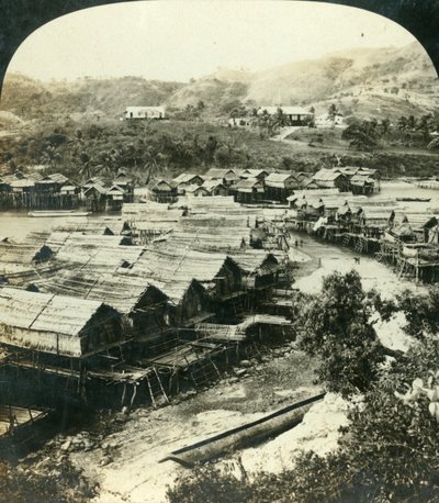 El pueblo de Ela-Varia, Nueva Guinea Británica, c1909 de George Rose