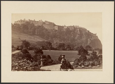 El Castillo de Edimburgo visto desde los jardines de West Princes St. de George Washington Wilson