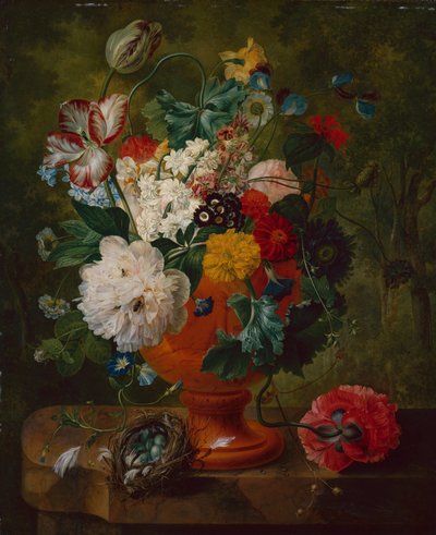 Flores de verano en una urna con un nido de pájaros en un borde de mármol de Gerard van Spaendonck