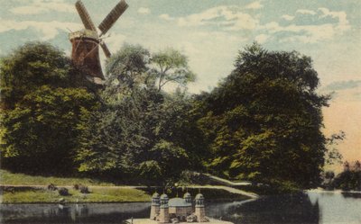 Bremen: Wallpartie con molino de viento (foto en color) de German Photographer